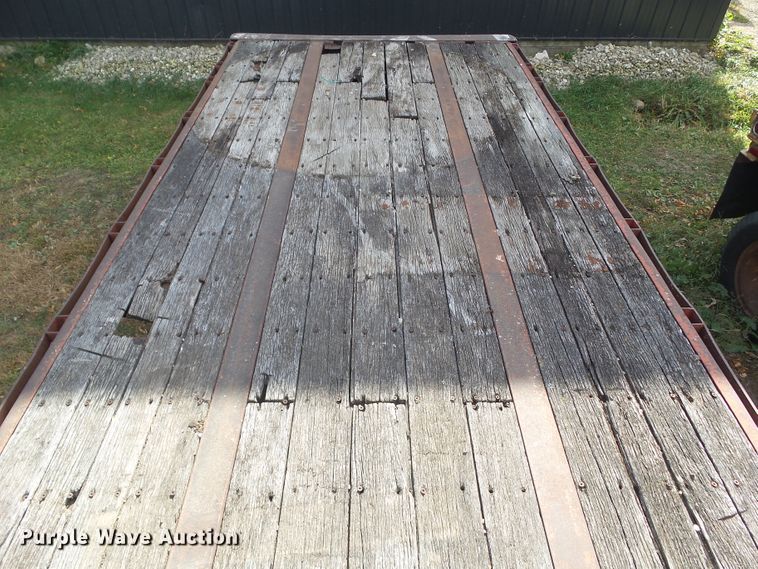 image for item HF9696 1985 Trailmobile F71T-6CAJ flatbed trailer