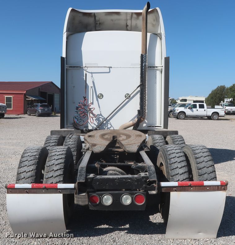 image for item HJ9472 2012 Kenworth T660  semi truck