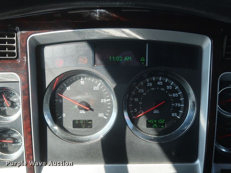 image for item HJ9472 2012 Kenworth T660  semi truck