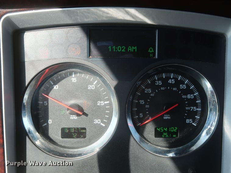 image for item HJ9472 2012 Kenworth T660  semi truck