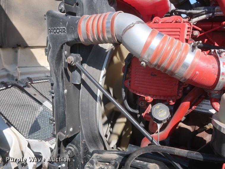 image for item HJ9472 2012 Kenworth T660  semi truck