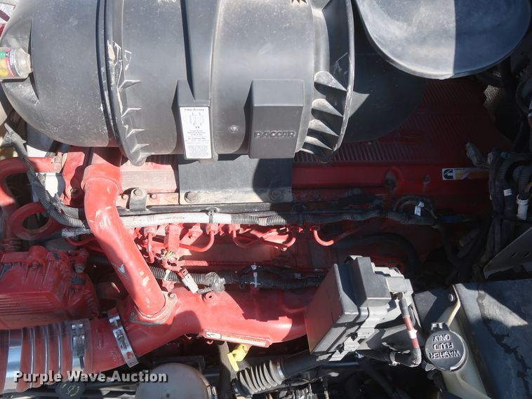 image for item HJ9472 2012 Kenworth T660  semi truck