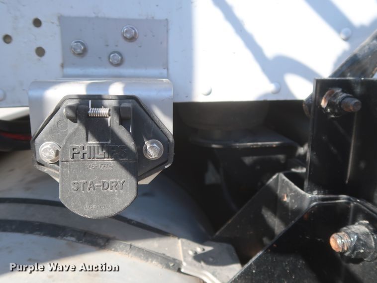 image for item HJ9472 2012 Kenworth T660  semi truck