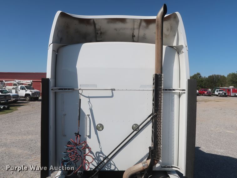 image for item HJ9472 2012 Kenworth T660  semi truck