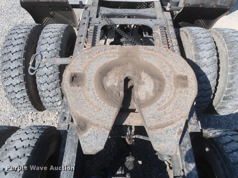 image for item HJ9472 2012 Kenworth T660  semi truck