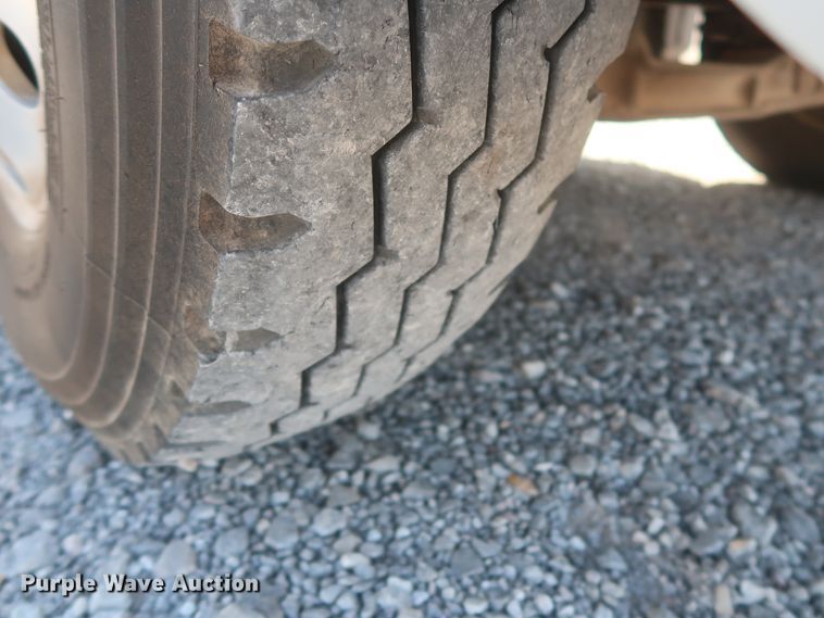 image for item HJ9472 2012 Kenworth T660  semi truck