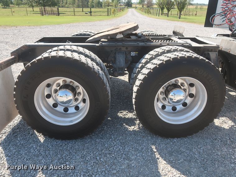 image for item HJ9472 2012 Kenworth T660  semi truck