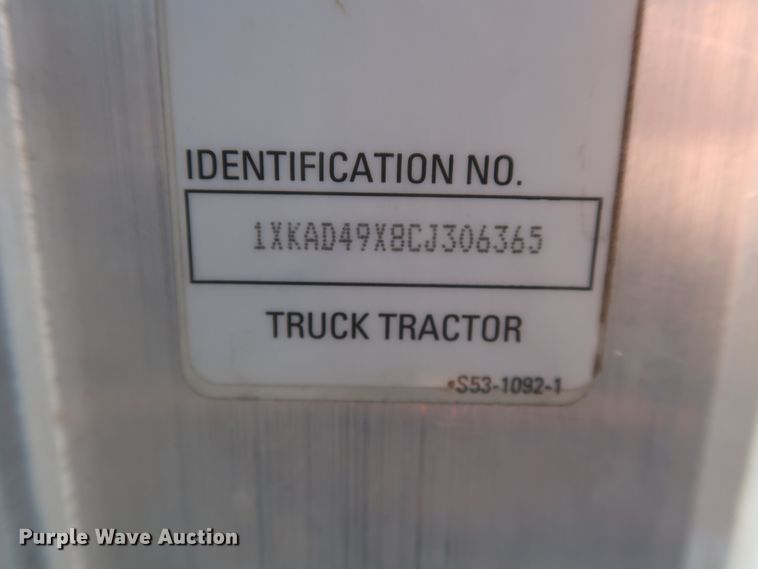 image for item HJ9472 2012 Kenworth T660  semi truck