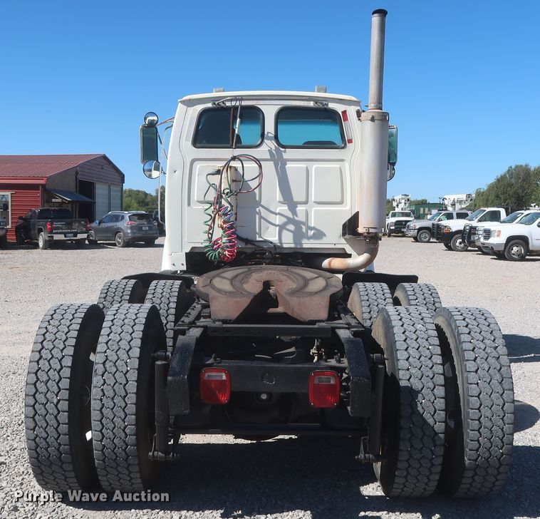 image for item HJ9482 1998 Ford LA9000  semi truck