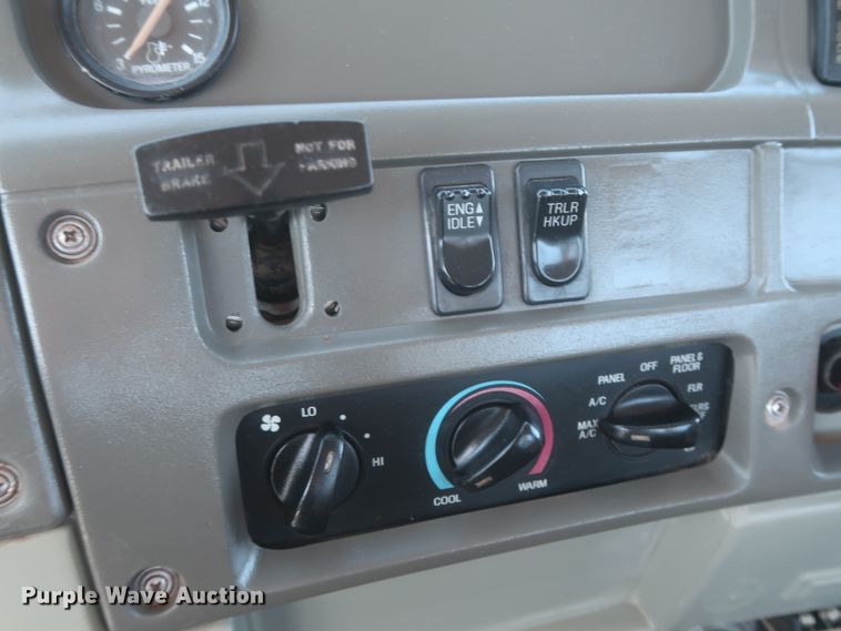 image for item HJ9482 1998 Ford LA9000  semi truck