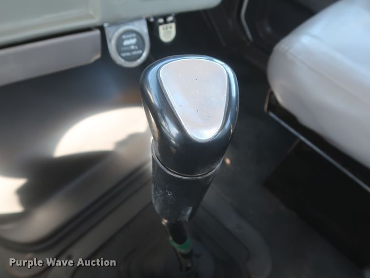 image for item HJ9482 1998 Ford LA9000  semi truck