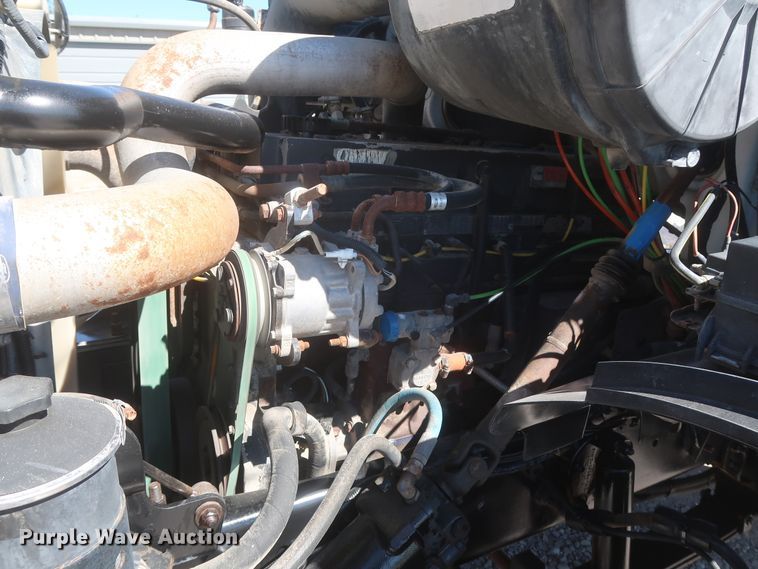 image for item HJ9482 1998 Ford LA9000  semi truck