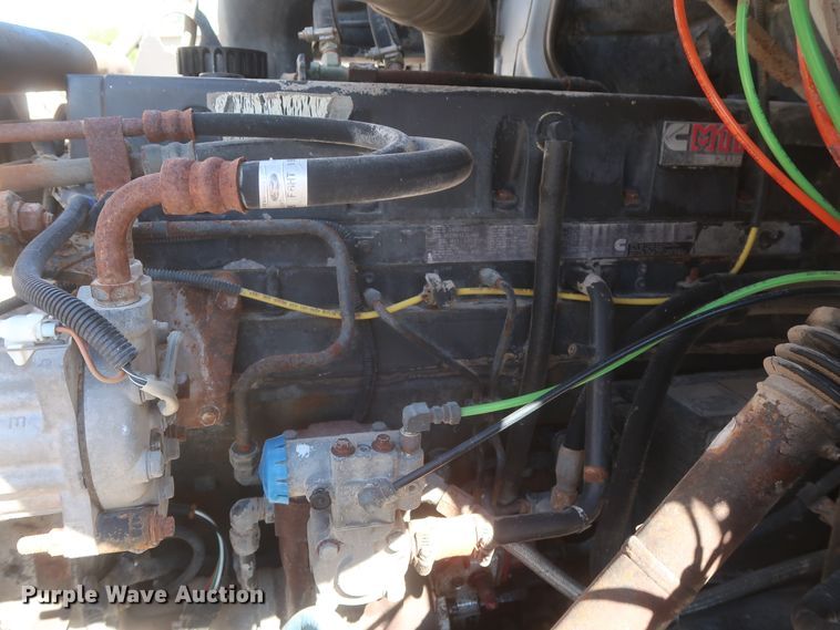 image for item HJ9482 1998 Ford LA9000  semi truck