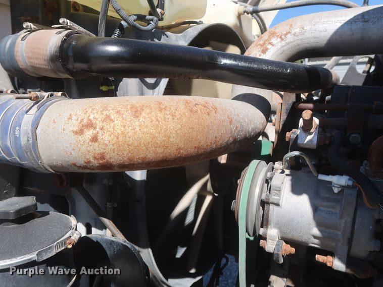 image for item HJ9482 1998 Ford LA9000  semi truck