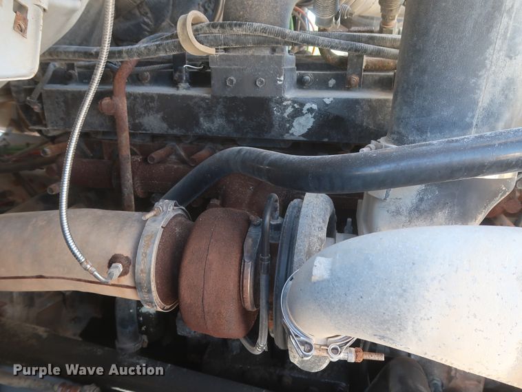 image for item HJ9482 1998 Ford LA9000  semi truck