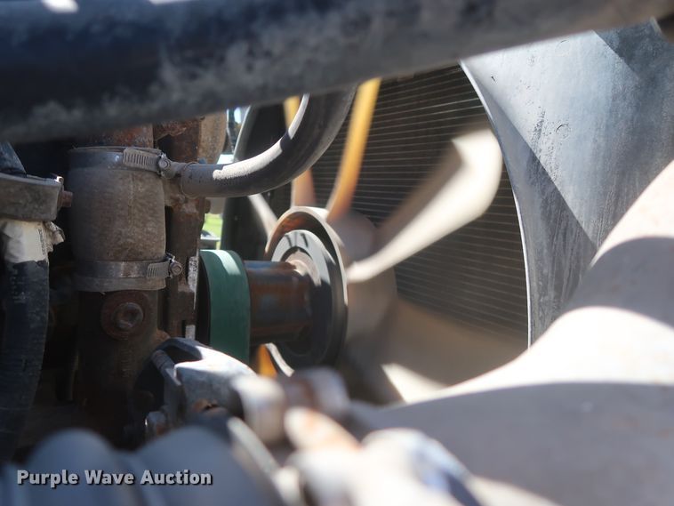 image for item HJ9482 1998 Ford LA9000  semi truck