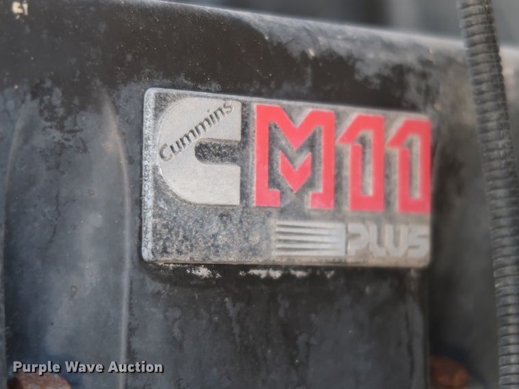 image for item HJ9482 1998 Ford LA9000  semi truck