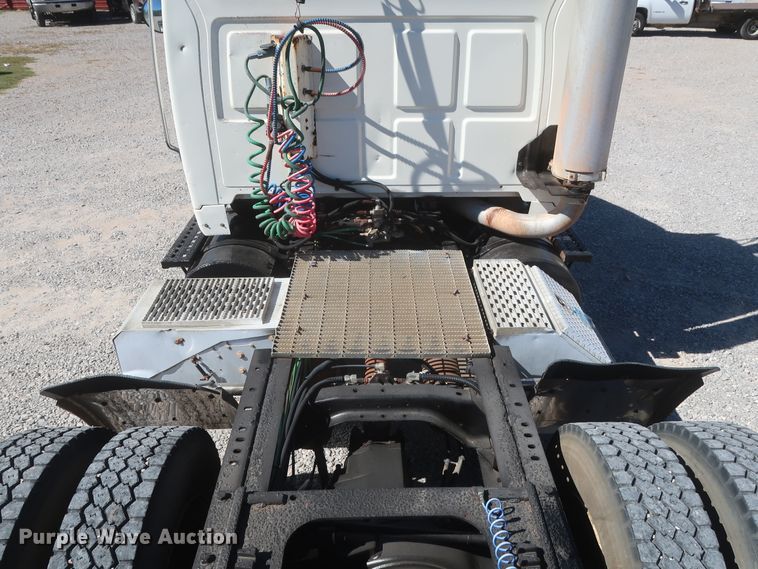 image for item HJ9482 1998 Ford LA9000  semi truck