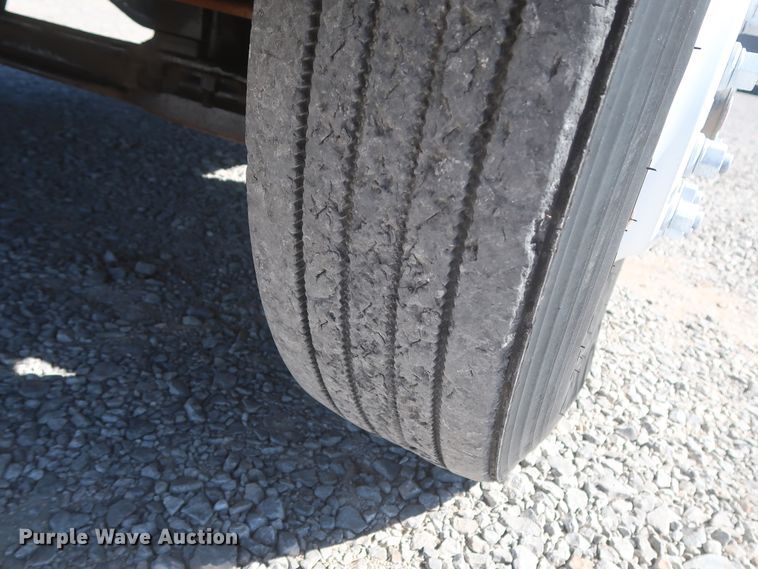 image for item HJ9482 1998 Ford LA9000  semi truck