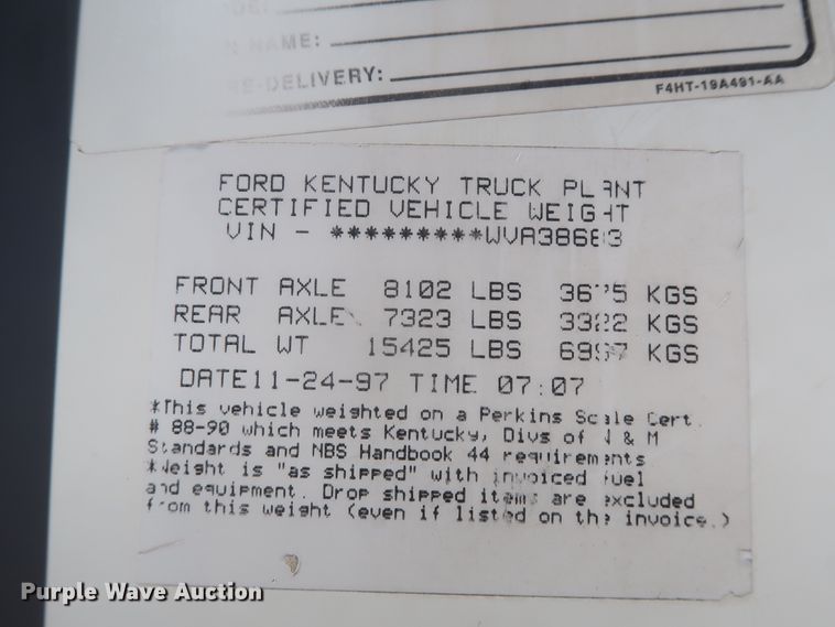 image for item HJ9482 1998 Ford LA9000  semi truck