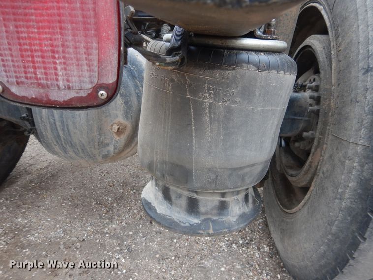 image for item HL9510 2007 Freightliner Columbia 112  semi truck