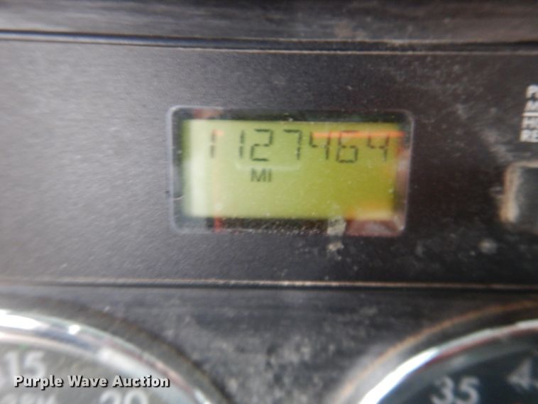 image for item HL9510 2007 Freightliner Columbia 112  semi truck