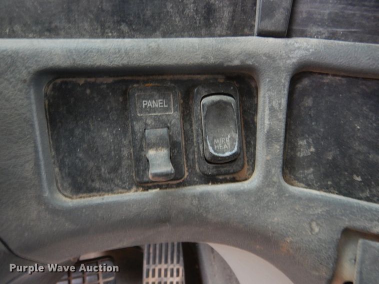 image for item HL9510 2007 Freightliner Columbia 112  semi truck