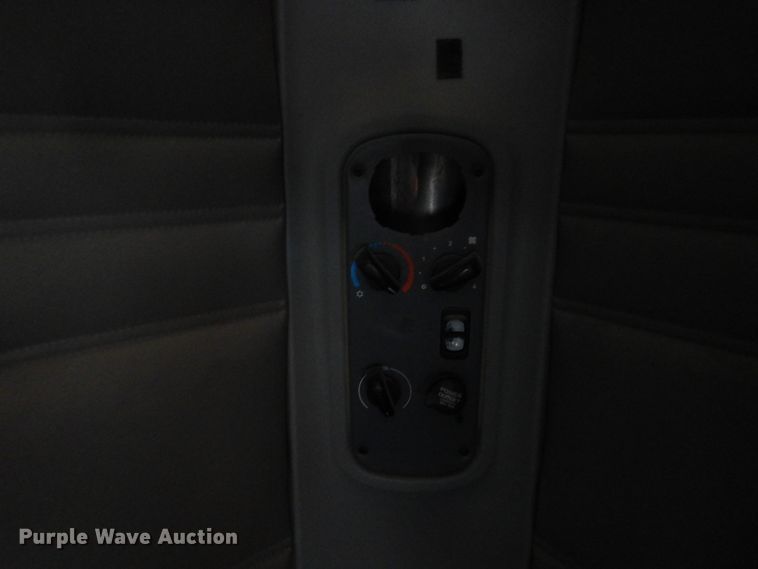 image for item HL9510 2007 Freightliner Columbia 112  semi truck