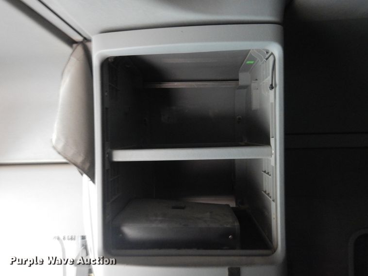 image for item HL9510 2007 Freightliner Columbia 112  semi truck