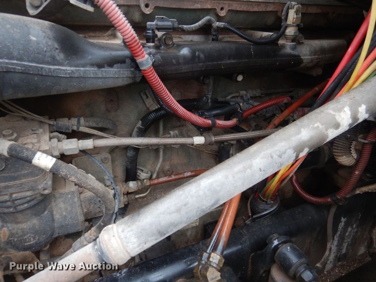 image for item HL9510 2007 Freightliner Columbia 112  semi truck