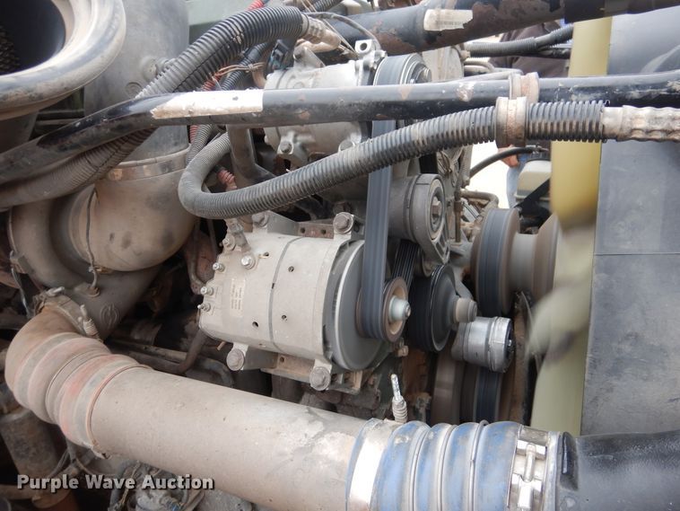 image for item HL9510 2007 Freightliner Columbia 112  semi truck