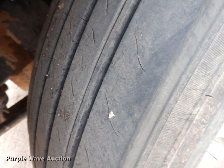 image for item HL9510 2007 Freightliner Columbia 112  semi truck