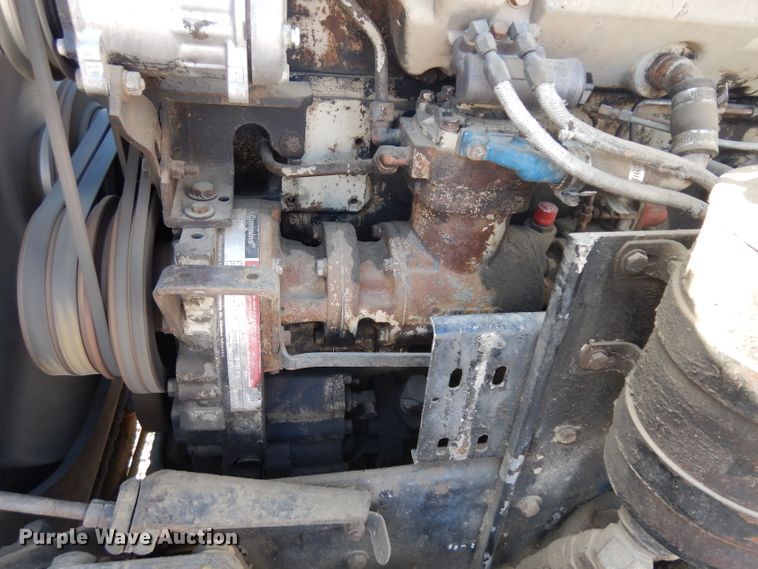 image for item HN9417 1988 Kenworth T600  semi truck