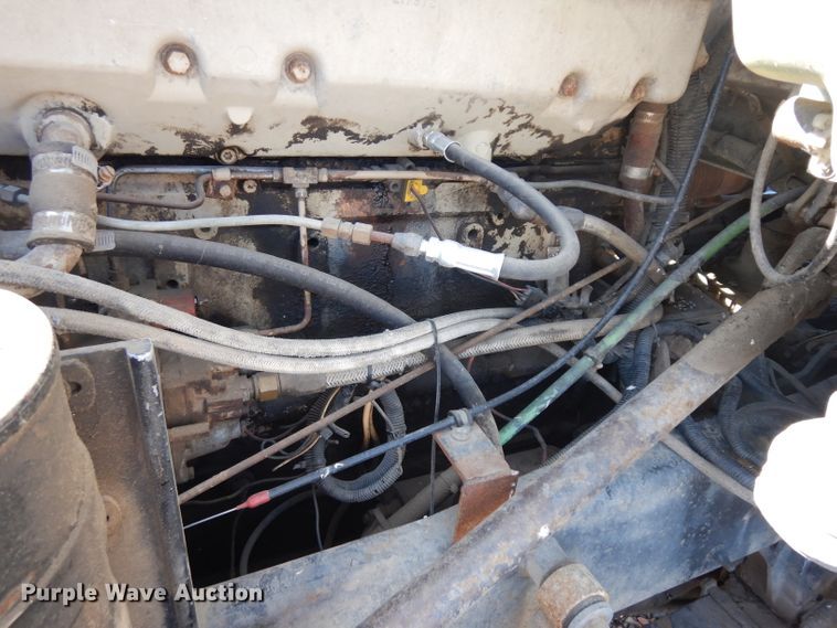 image for item HN9417 1988 Kenworth T600  semi truck