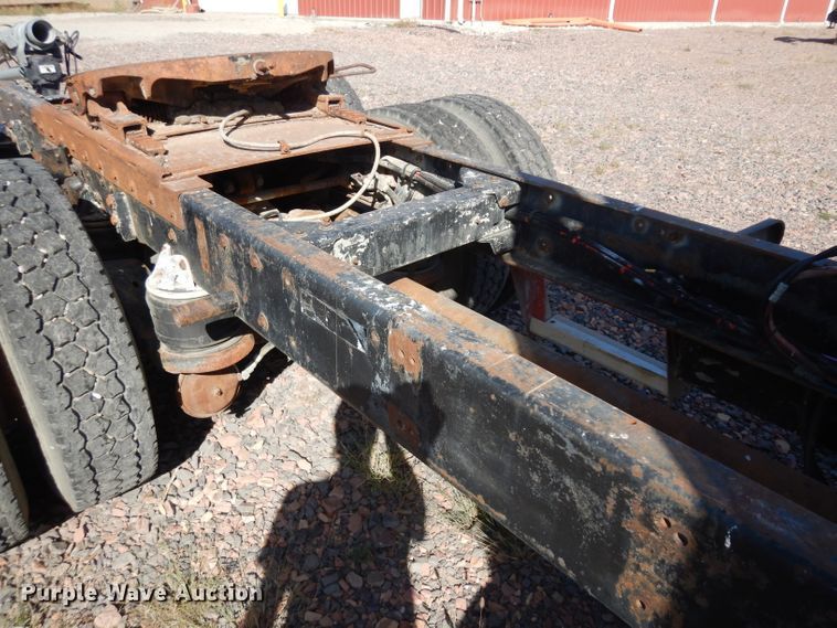 image for item HN9417 1988 Kenworth T600  semi truck