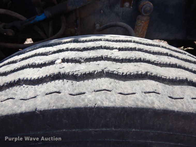 image for item HN9417 1988 Kenworth T600  semi truck