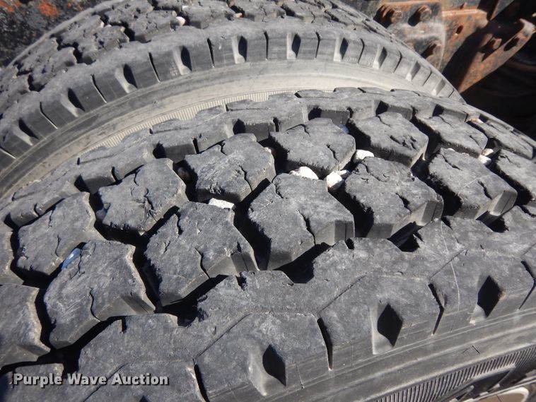 image for item HN9417 1988 Kenworth T600  semi truck