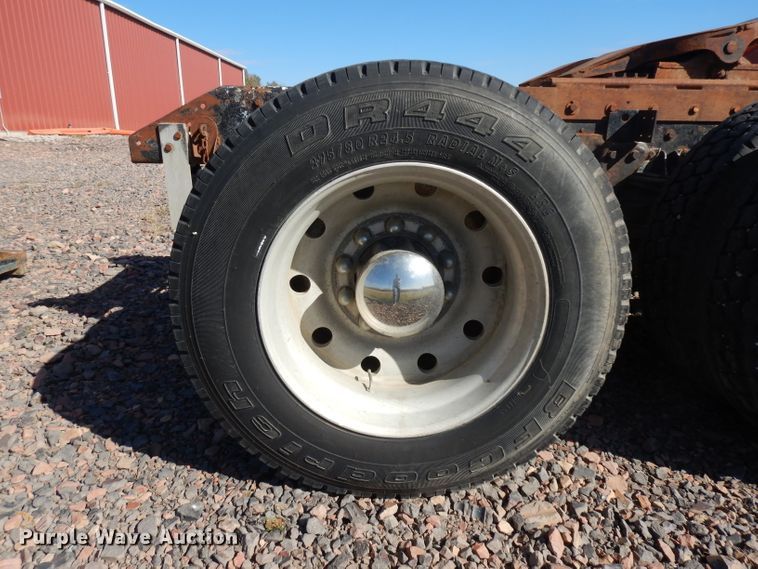 image for item HN9417 1988 Kenworth T600  semi truck