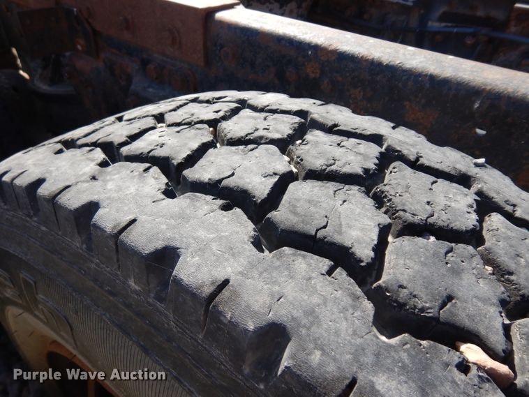 image for item HN9417 1988 Kenworth T600  semi truck