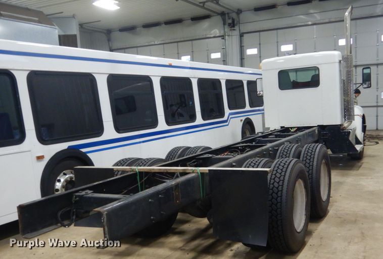 image for item HS9378 2016 Kenworth T370  truck cab and chassis