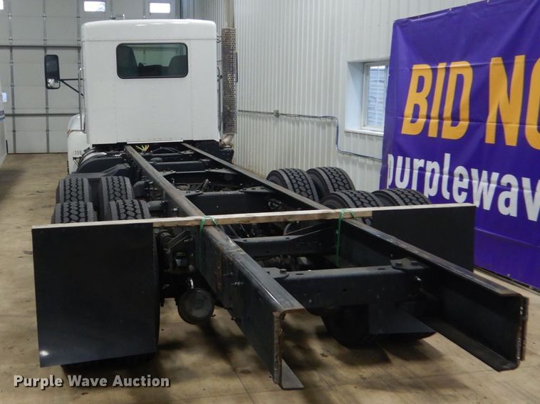 image for item HS9378 2016 Kenworth T370  truck cab and chassis