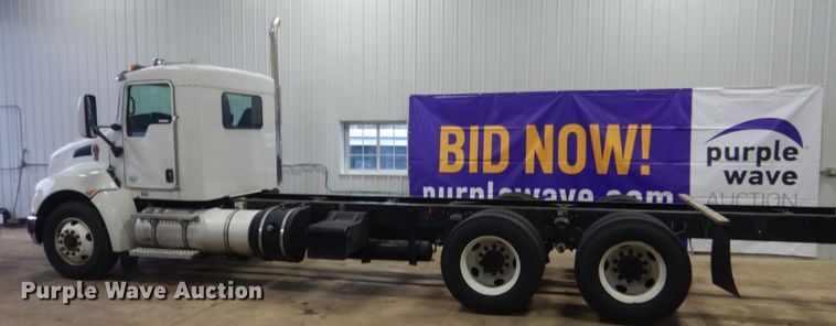 image for item HS9378 2016 Kenworth T370  truck cab and chassis