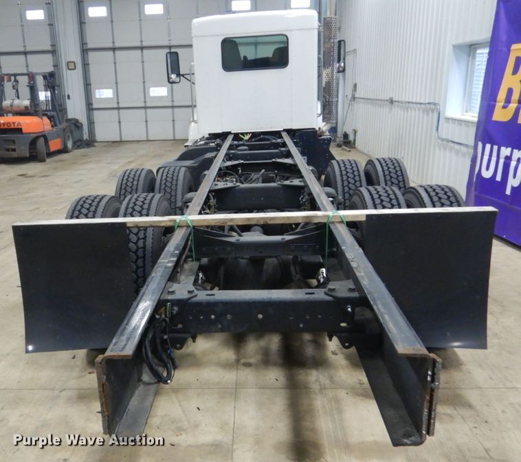 image for item HS9378 2016 Kenworth T370  truck cab and chassis