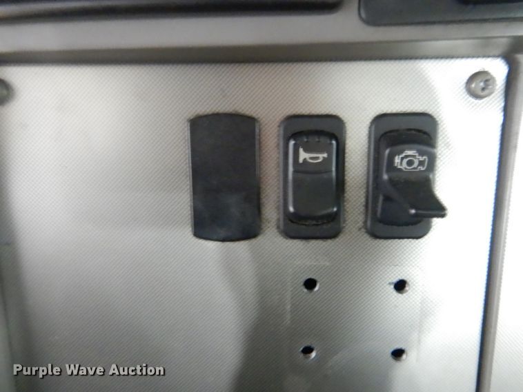 image for item HS9378 2016 Kenworth T370  truck cab and chassis