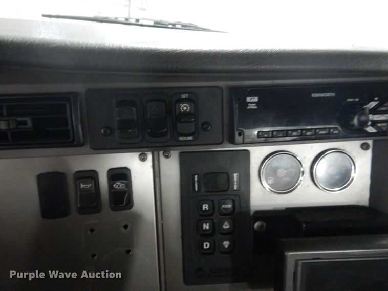 image for item HS9378 2016 Kenworth T370  truck cab and chassis