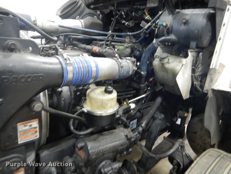 image for item HS9378 2016 Kenworth T370  truck cab and chassis