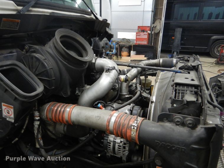 image for item HS9378 2016 Kenworth T370  truck cab and chassis