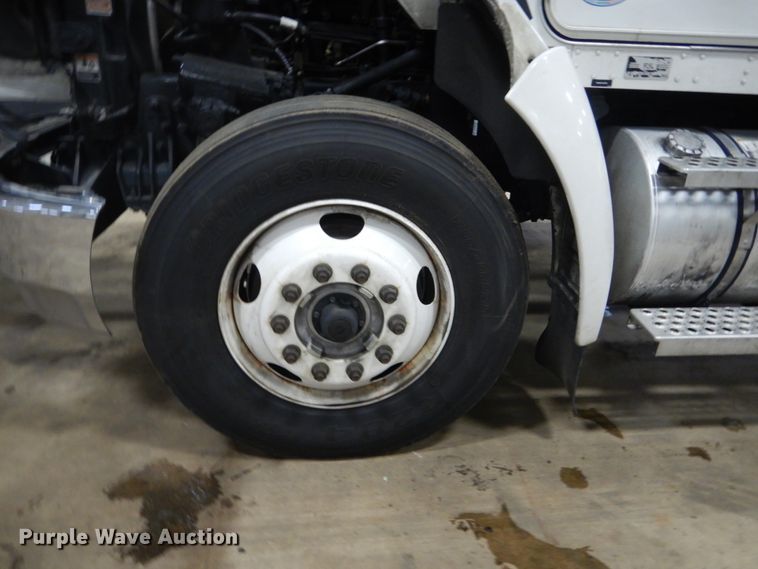 image for item HS9378 2016 Kenworth T370  truck cab and chassis