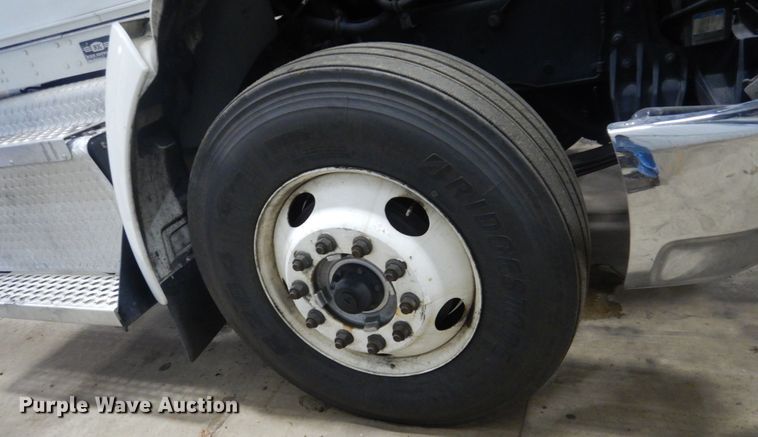 image for item HS9378 2016 Kenworth T370  truck cab and chassis