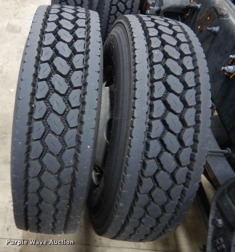 image for item HS9378 2016 Kenworth T370  truck cab and chassis